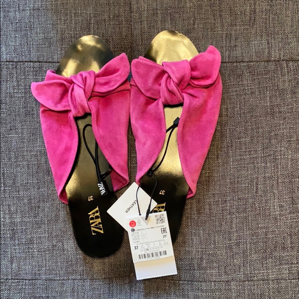Fuchsia sandals
